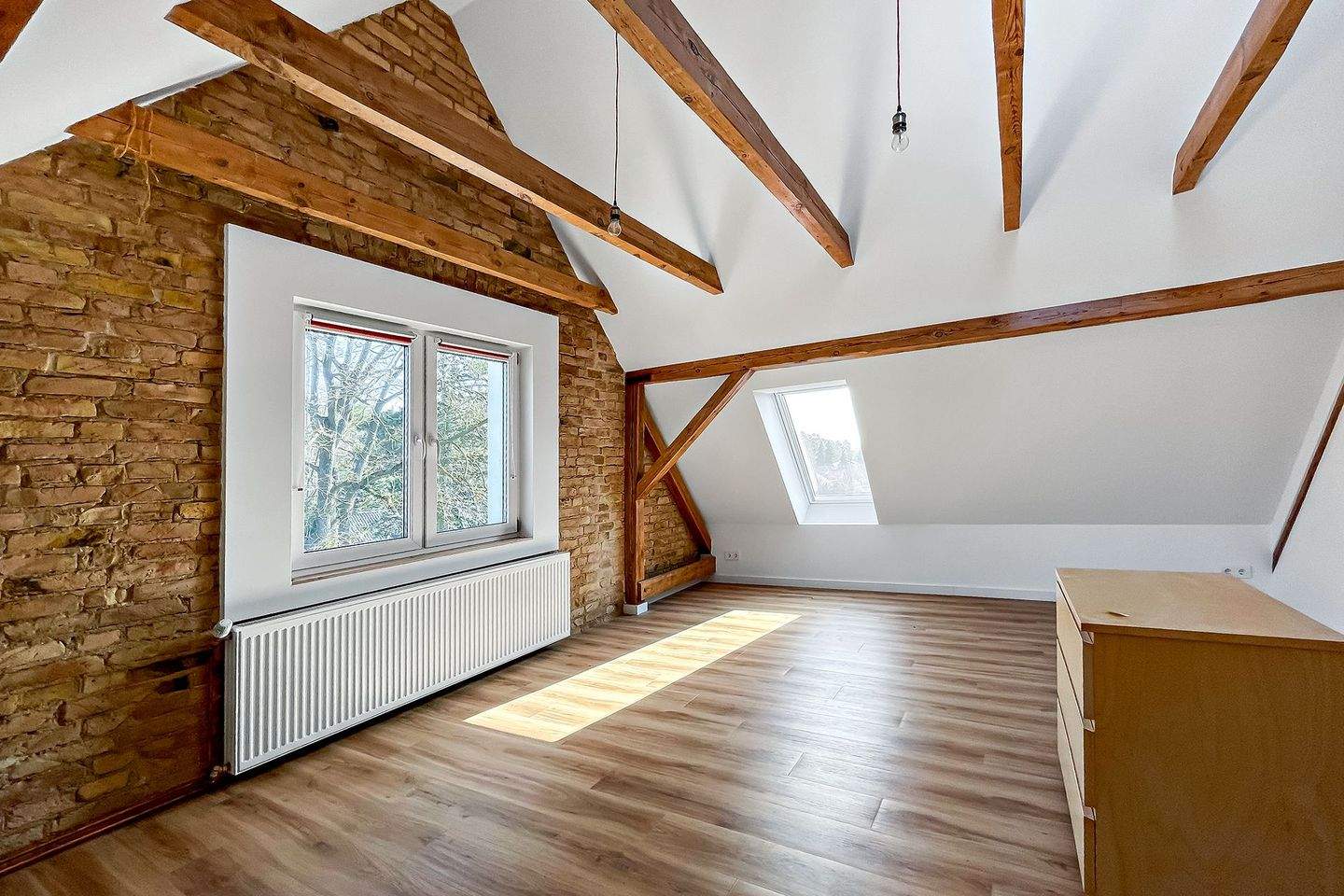 Immobilie in Fredersdorf-Vogelsdorf - Großzügiges Mehrgenerationshaus mit viel Platz und liebevoller Modernisierung - Bild 1