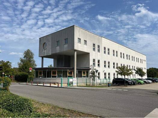 Haus zum Kauf 750.000 € 32.585 m² Grundstück Hoyerswerda 02977
