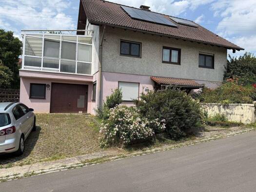 Einfamilienhaus zum Kauf 490.000 € 7 Zimmer 185 m² 749 m² Grundstück Rapperswyher Str. 10 Adelhausen Rheinfelden (Baden) 79618