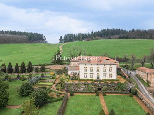 Villa zum Kauf 750.000 € 12 Zimmer 790 m² 18.000 m² Grundstück Centre Amplepuis 69550