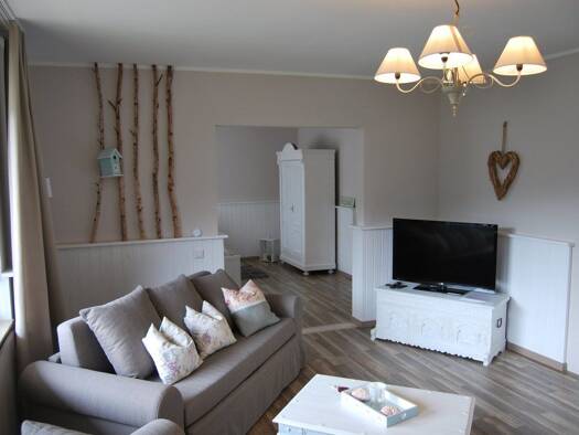 Wohnung zur Miete 700 € 2,5 Zimmer 70 m² EG Helene-Huber-Straße 9 Bad Wildbad Bad Wildbad 75323