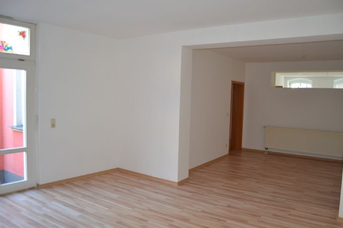 Wohnung zum Kauf 128.500 € 3 Zimmer 105,9 m²<br/>Wohnfläche EG<br/>Geschoss Saalfeld Saalfeld/Saale 07318