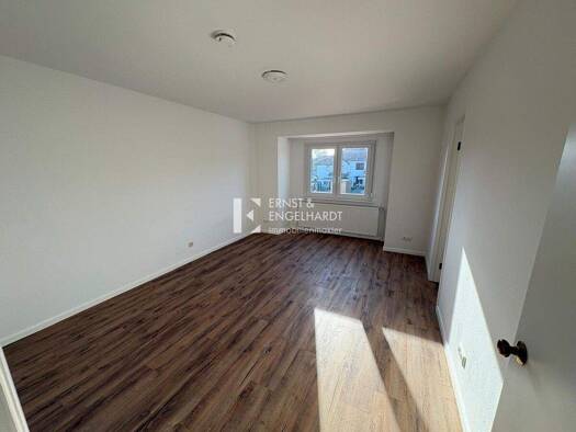 Reihenmittelhaus zur Miete 1.450 € 5 Zimmer 125 m² Kitzingen 97318