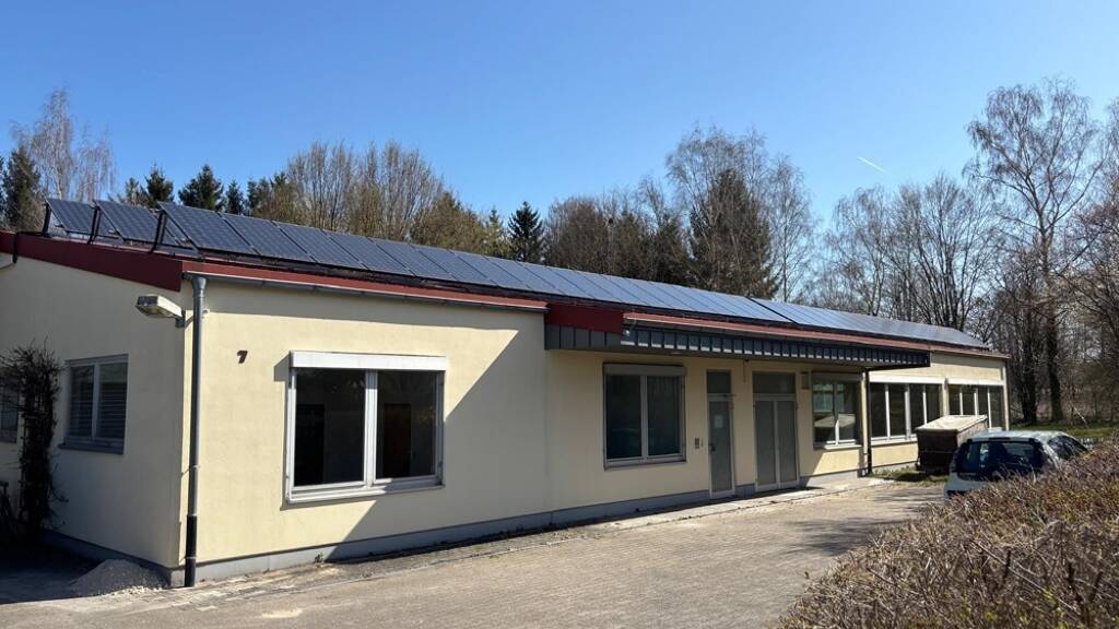 Produktionshalle zur Miete 1.400 € 434 m² Lagerfläche Burk 91596