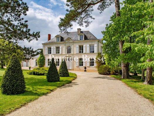 Einfamilienhaus zum Kauf 1.395.000 € 7 Zimmer 315 m² 17.232 m² Grundstück Centre Angers 49000