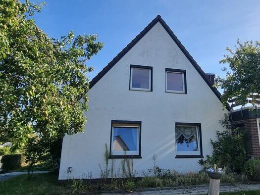 Einfamilienhaus zum Kauf 189.000 € 7 Zimmer 140,8 m² 757 m² Grundstück Varel Varel 26316