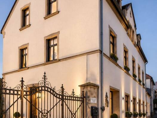 Haus zur Miete 1.000 € 1 Zimmer 210 m² 1.600 m² Grundstück frei ab sofort Wettinplatz 6 Olbernhau Olbernhau 09526