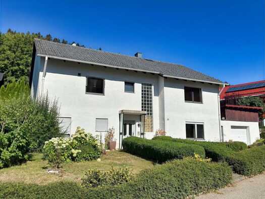 Einfamilienhaus zum Kauf 245.000 € 5,5 Zimmer 165 m² 819 m² Grundstück Tieringen Meßstetten 72469