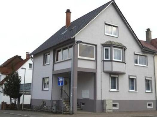 Mehrfamilienhaus zum Kauf 479.000 € 8 Zimmer 160 m² 201 m² Grundstück frei ab sofort Schwenningen Villingen-Schwenningen 78054