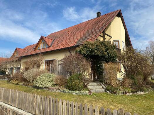 Einfamilienhaus zum Kauf 489.000 € 7 Zimmer 256 m² 734 m² Grundstück frei ab sofort Freihung Freihung 92271