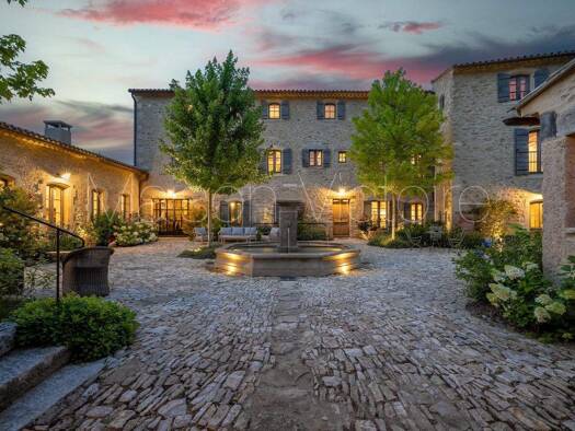 Haus zum Kauf 9.950.000 € 760 m² 75.289 m² Grundstück Oppède 84580