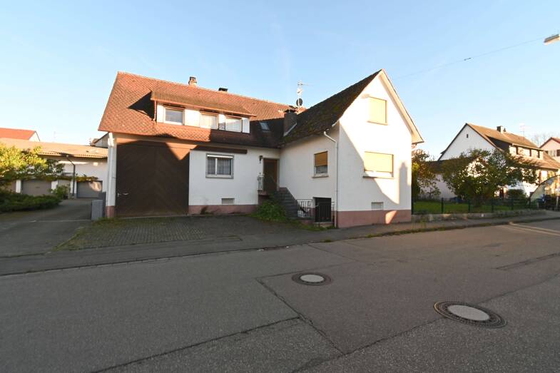Mehrfamilienhaus zum Kauf 699.500 € 6 Zimmer 200 m² 1.256 m² Grundstück frei ab sofort Kollmarsreute Emmendingen 79312