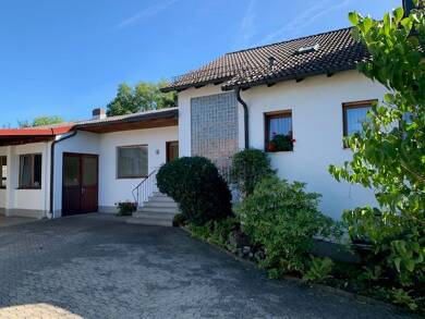 Einfamilienhaus zum Kauf 420.000 € 5 Zimmer 150 m² 925 m² Grundstück frei ab sofort Mangersreuth Kulmbach 95326