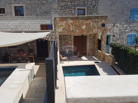 Reihenmittelhaus zur Miete 1.300 € 3 Zimmer 133 m² 73 m² Grundstück Poreč 52440