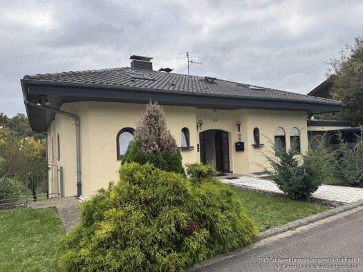Einfamilienhaus zum Kauf 745.000 € 4,5 Zimmer 151,4 m² 756 m² Grundstück Bretten 75015