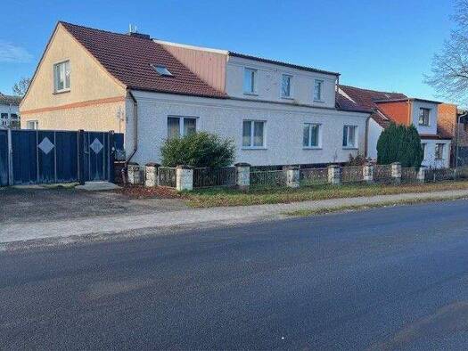 Einfamilienhaus zum Kauf 319.000 € 310 m² 8.716 m² Grundstück Treplin 15236