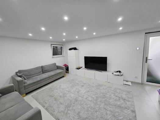 Doppelhaushälfte zum Kauf provisionsfrei 699.000 € 6 Zimmer 150 m² 230 m² Grundstück Musterstr. 1 Rodheim Rosbach vor der Höhe 61191
