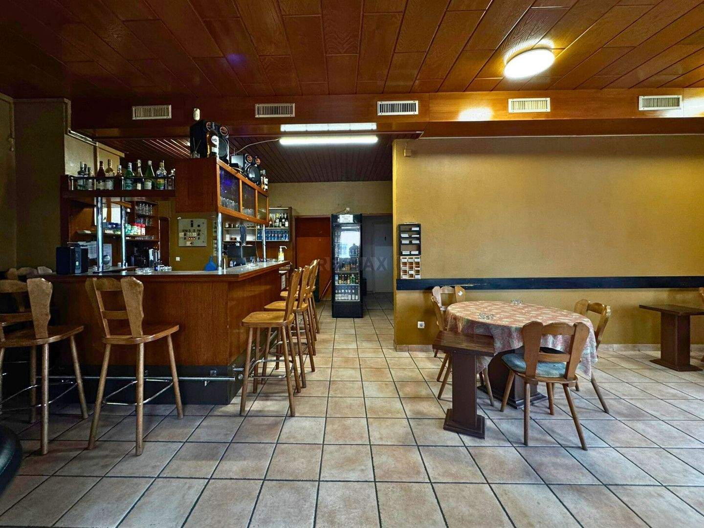 Immobilie in Göppingen - Mehrfamilienhaus mit Gaststätte, 6 Einheiten und Wertsteigerungschance !!! - Bild 1