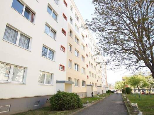 Wohnung zur Miete 400 € 4 Zimmer 68,7 m² 4. Geschoss Julius-Fucik-Straße 5 Pößneck,Stadt Pößneck 07381