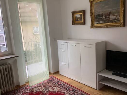 WG-Zimmer zur Miete Wohnen auf Zeit 650 € 17 m² frei ab 31.08.2026 Brahmsweg 0 Botnang Stuttgart Botnang 70195