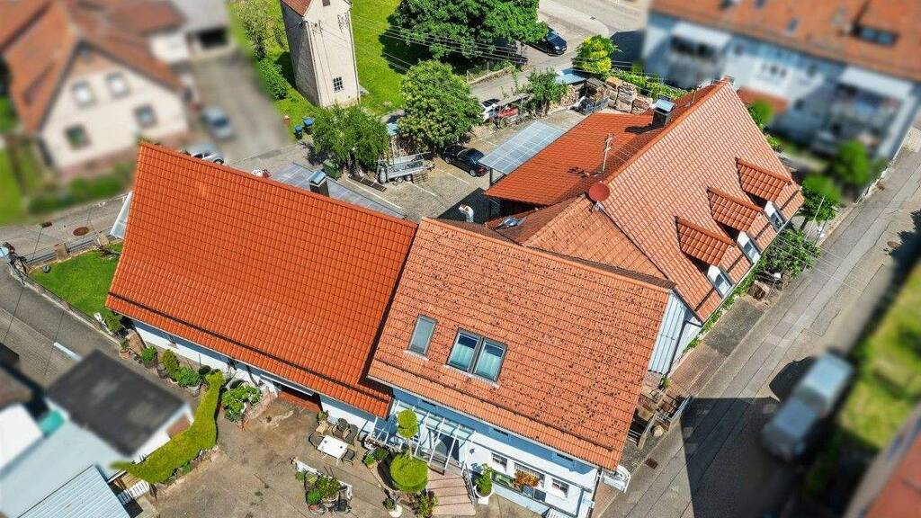 Haus zum Kauf 1.390.000 € 8 Zimmer 204 m² 1.305 m² Grundstück Conweiler Straubenhardt / Conweiler 75334