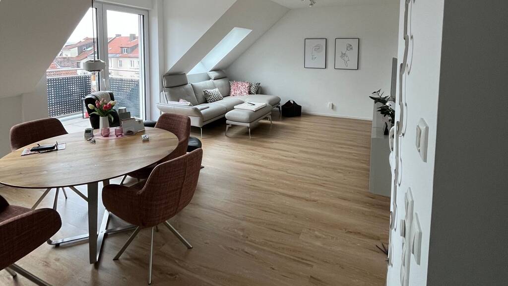 Wohnung zur Miete 1.190 € 4 Zimmer 98 m² Geschoss 5/5 frei ab 01.05.2026 Innenstadt Schweinfurt 97421