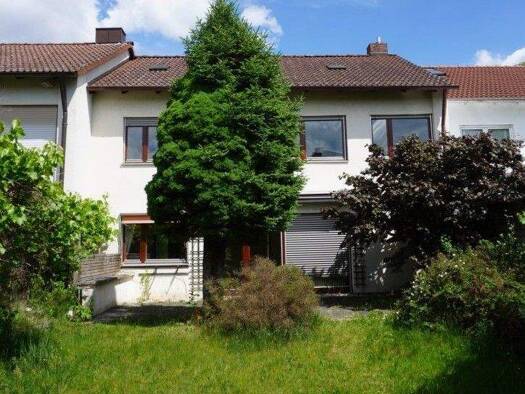 Reihenmittelhaus zum Kauf 440.000 € 8 Zimmer 158 m² 243 m² Grundstück frei ab sofort Nürnberg 90451