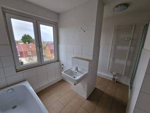 Wohnung zur Miete 417 € 2 Zimmer 59,6 m² 3. Geschoss frei ab 01.01.2026 Mannsstr. 23 Stendal 39576