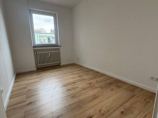 Wohnung zur Miete 470 € 3 Zimmer 64 m² 3. Geschoss frei ab sofort Heppens Wilhelmshaven 26384
