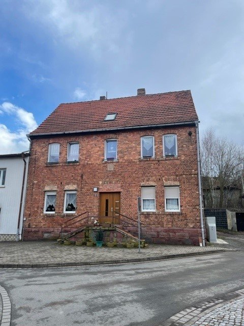 Mehrfamilienhaus zum Kauf 89.000 € 9 Zimmer 178 m²<br/>Wohnfläche 374 m²<br/>Grundstück Kreisfeld Hergisdorf 06313