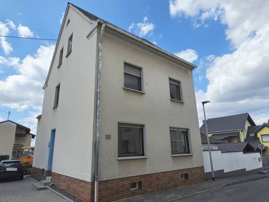 Einfamilienhaus zum Kauf 244.990 € 9 Zimmer 160 m² 163 m² Grundstück Heimbach-Weis Neuwied 56566