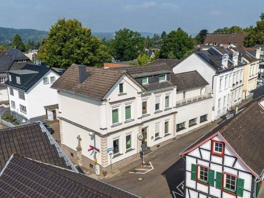 Mehrfamilienhaus zum Kauf als Kapitalanlage geeignet 975.000 € 15 Zimmer 391 m² 550 m² Grundstück Bad Honnef 53604