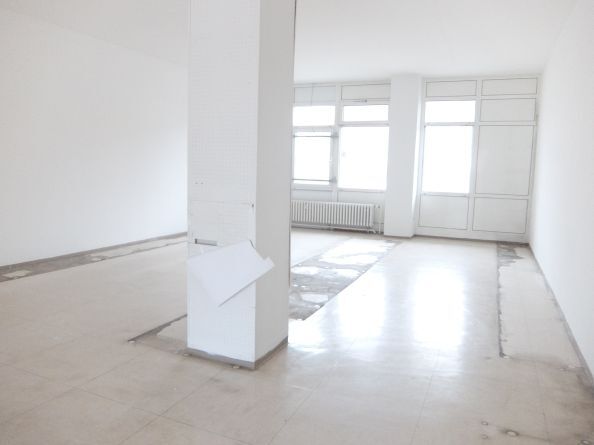 Bürofläche zur Miete 1.114 € 1 Zimmer 82 m²<br/>Bürofläche Sallern - Gallingkofen Regensburg 93057