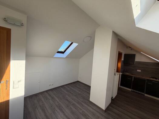 Wohnung zur Miete 300 € 1 Zimmer 27 m² Geschoss 2/3 frei ab 01.10.2026 Kelheim Kelheim 93309