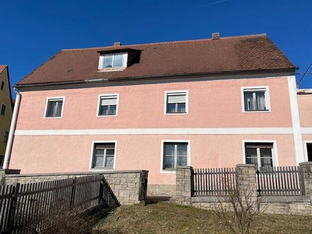 Haus zum Kauf 159.000 € 218 m² 374 m² Grundstück frei ab sofort Velburg Velburg 92355
