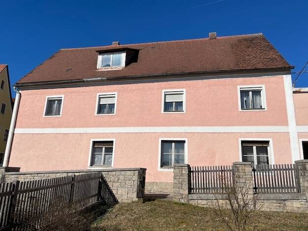 Haus zum Kauf 159.000 € 218 m² 374 m² Grundstück frei ab sofort Velburg Velburg 92355