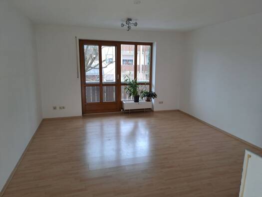 Wohnung zur Miete 750 € 3 Zimmer 73,6 m² Geschoss 1/3 frei ab 01.03.2026 Straubing 94315