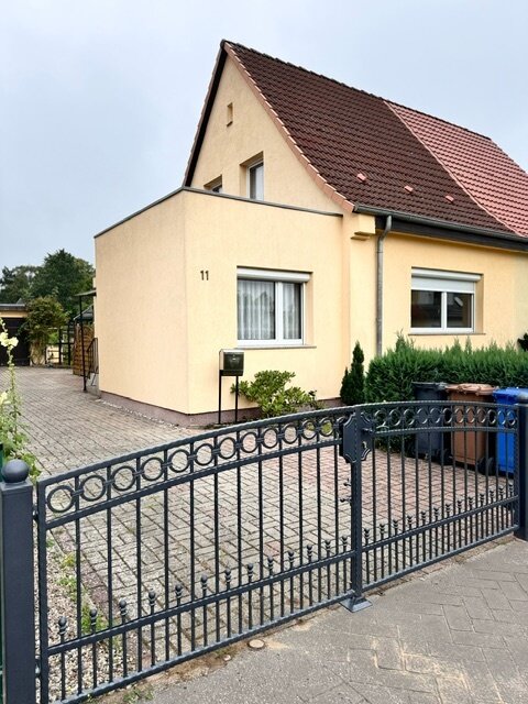 Doppelhaushälfte zum Kauf 379.000 € 5 Zimmer 110 m²<br/>Wohnfläche 660 m²<br/>Grundstück ab sofort<br/>Verfügbarkeit Hanne-Nüte-Weg 11 Reutershagen Rostock 18069