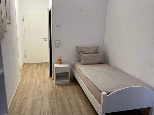 WG-Zimmer zur Miete Wohnen auf Zeit 690 € 8 m² frei ab 23.12.2025 Seestraße 0 Untereisesheim 74257