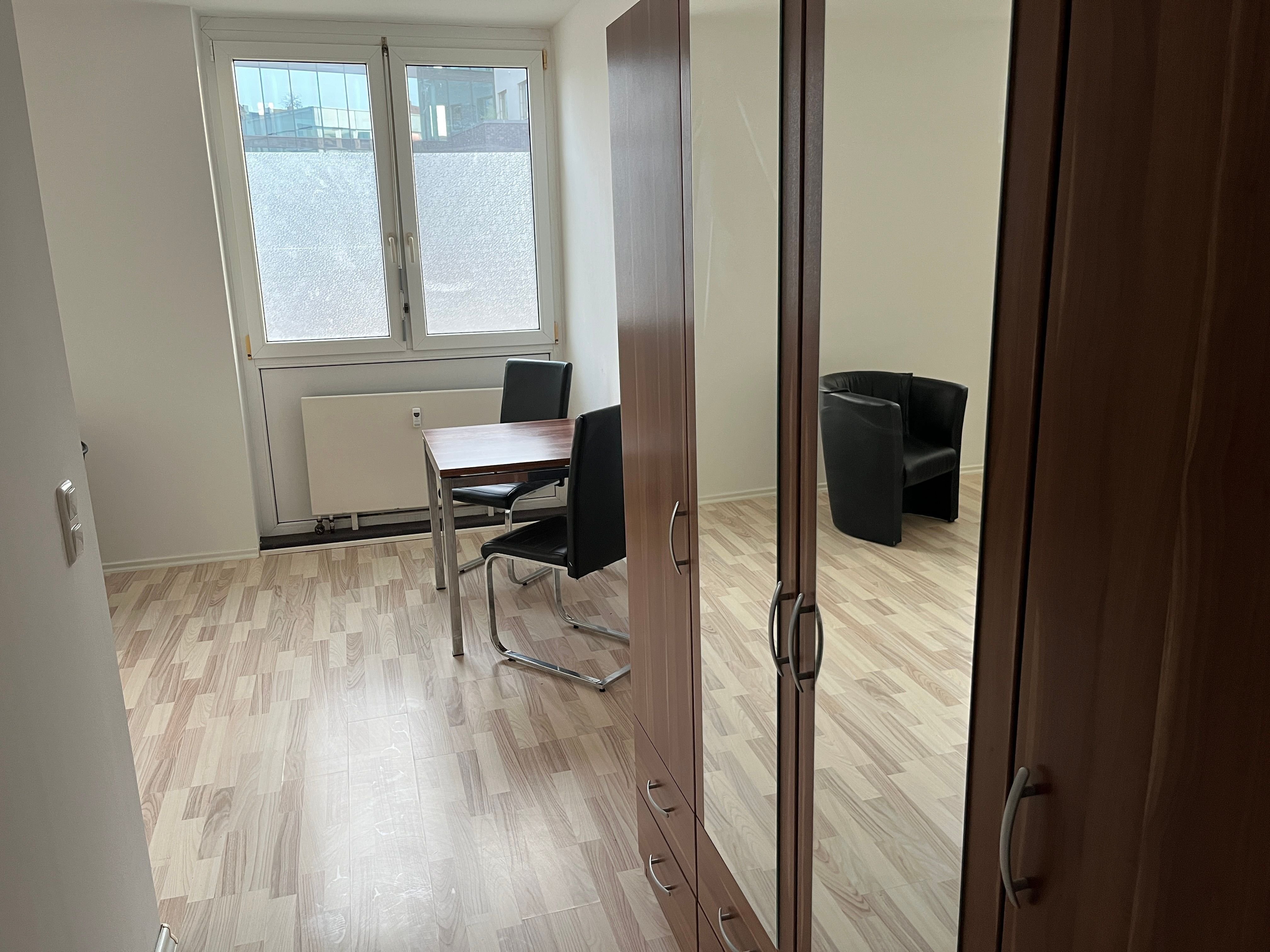 Apartment zur Miete 390 € 1 Zimmer 30 m²<br/>Wohnfläche EG<br/>Geschoss ab sofort<br/>Verfügbarkeit Stadtpark / Stadtgrenze 21 Fürth 90762