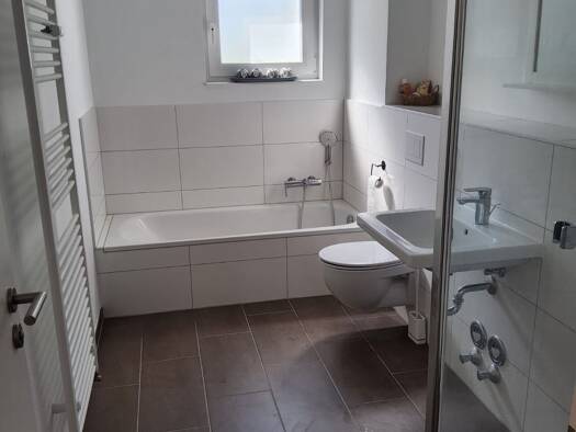 Wohnung zur Miete 1.035 € 3 Zimmer 75 m² Geschoss EG/4 frei ab sofort Hanau 63457