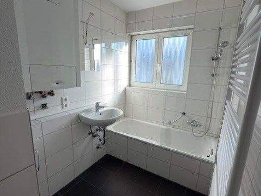 Wohnung zur Miete 628 € 3 Zimmer 68,9 m² 3. Geschoss frei ab sofort Kornbergstraße 4 Salach 73084