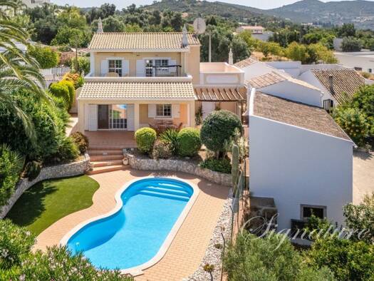 Haus zum Kauf 895.000 € 568 m² Grundstück Santa Bárbara de Nexe 8005