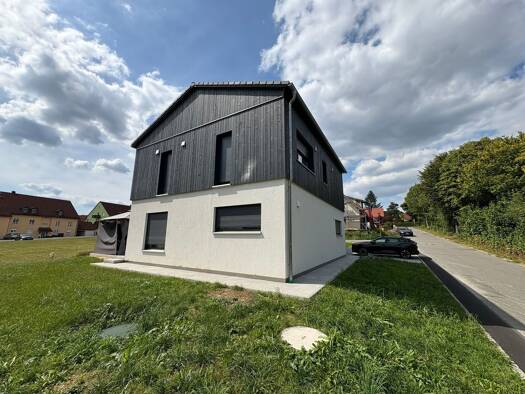 Einfamilienhaus zum Kauf 349.000 € 5 Zimmer 153 m² 584 m² Grundstück Wiesau Wiesau 95676