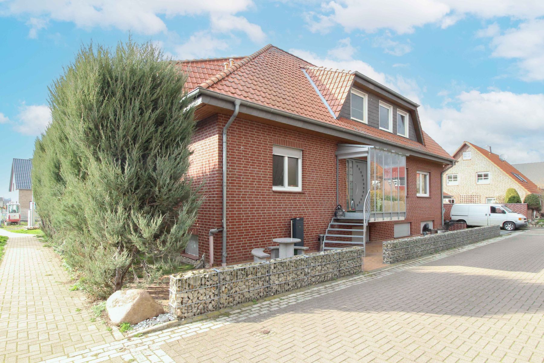 Einfamilienhaus zum Kauf provisionsfrei 549.000 € 7 Zimmer 278 m²<br/>Wohnfläche 593,1 m²<br/>Grundstück ab sofort<br/>Verfügbarkeit Barnten Nordstemmen 31171