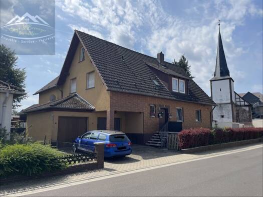 Mehrfamilienhaus zum Kauf 285.000 € 7 Zimmer 242 m² 925 m² Grundstück Kappenstraße 4 Markoldendorf Dassel 37586