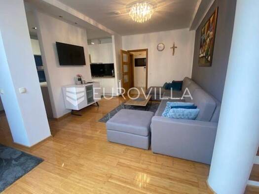 Wohnung zur Miete 900 € 2 Zimmer 106 m² 1. Geschoss Centar Slavonski Brod 35000