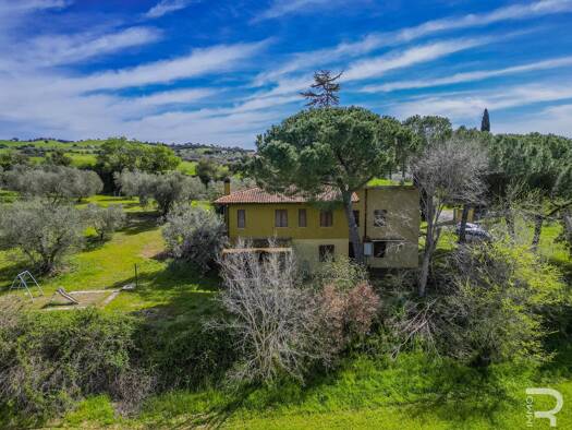 Rustico zum Kauf 600.000 € 8 Zimmer 220 m² 50.000 m² Grundstück frei ab sofort Grosseto 58100