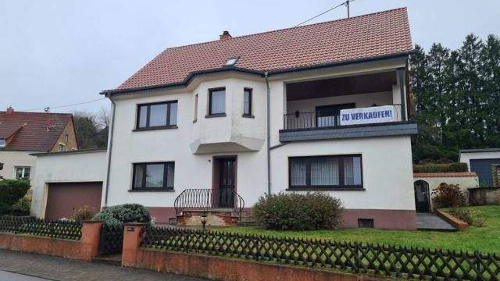Einfamilienhaus zum Kauf 350.000 € 9 Zimmer 270 m² 688 m² Grundstück frei ab 01.03.2026 Münchwies Neunkirchen 66540