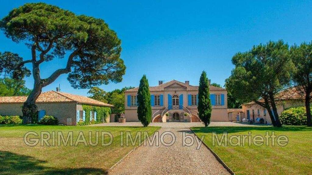 Schloss zum Kauf 2.250.000 € 17 Zimmer 740 m² 240.000 m² Grundstück Vigueron 82500